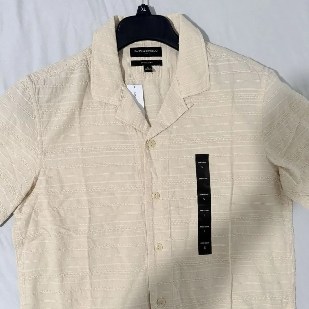 Banana Republic Men’s Short Sleeve Button Down Shirt In Beige Sz S NWT